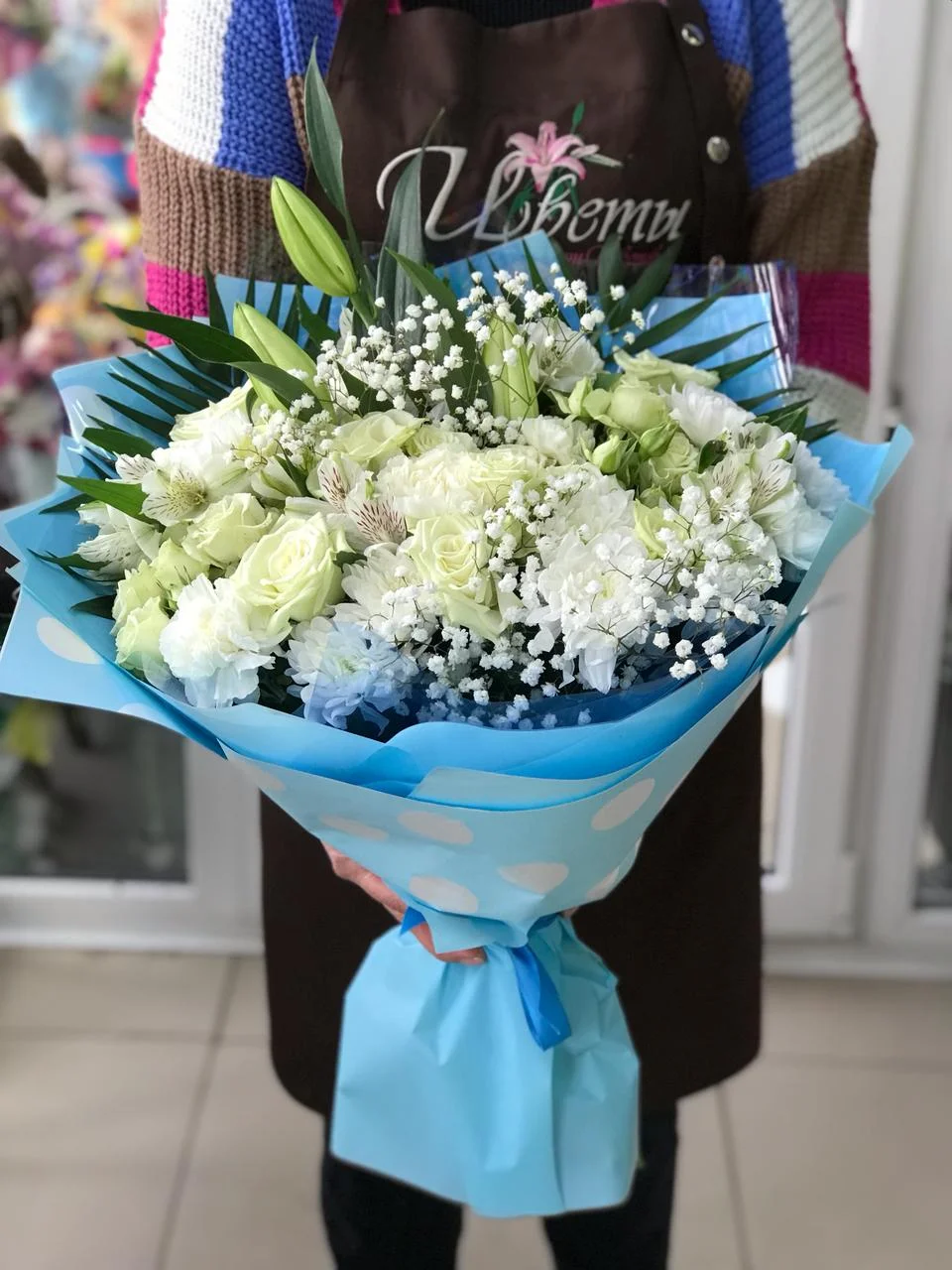 Купить букет из лилий, гвоздик, роз, хризантем в Москве