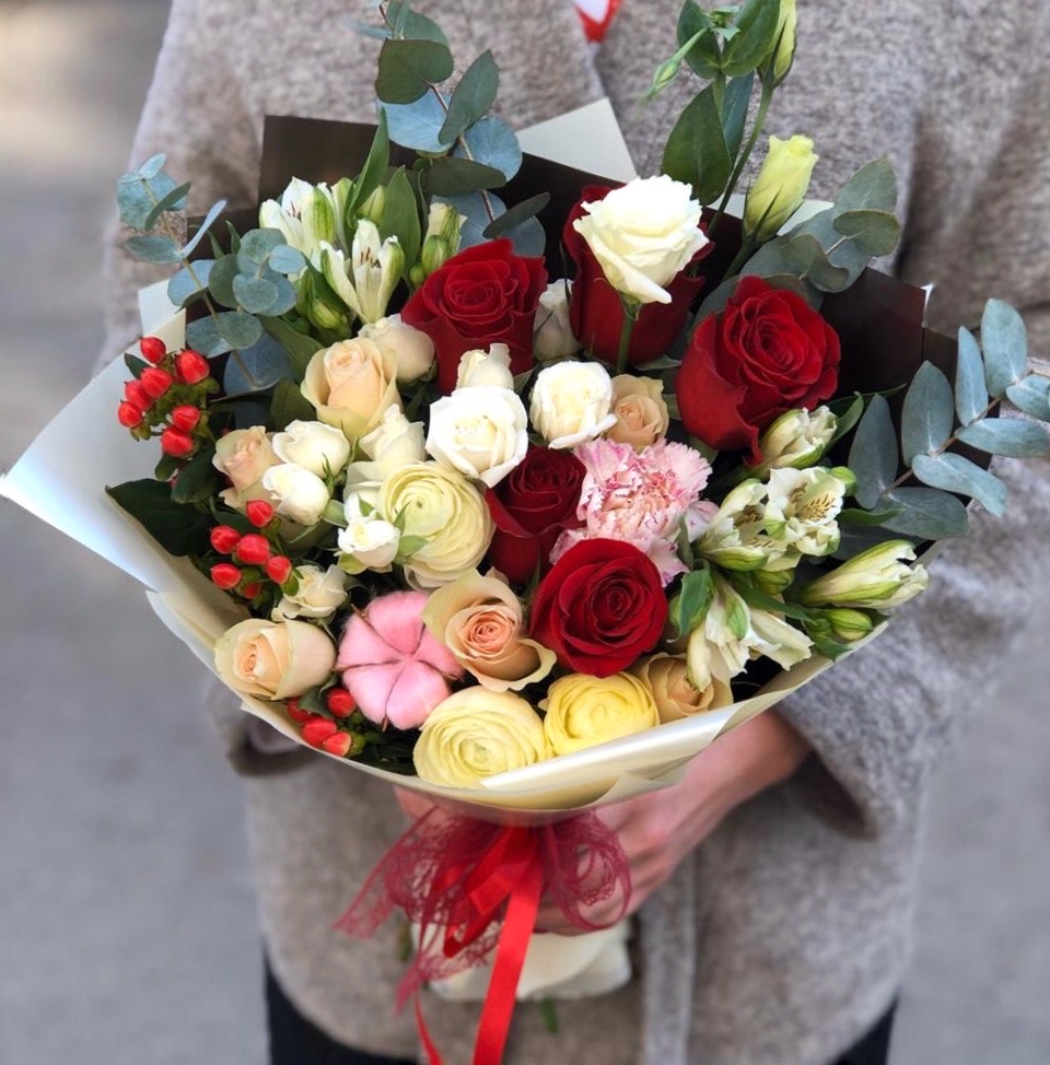 Купить сборный букет №25 в Москве